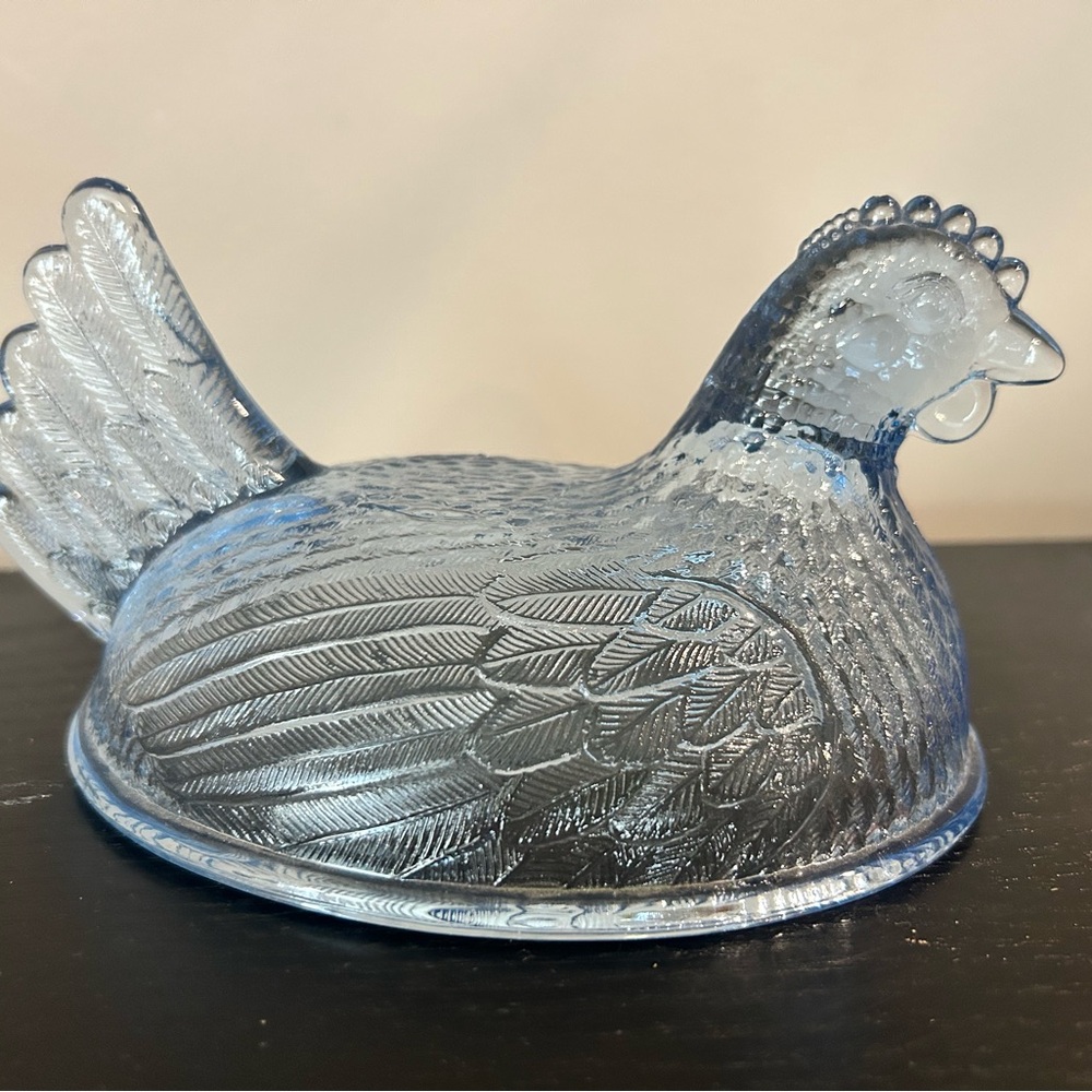 Elegant Glass Hen Figurine - Blue